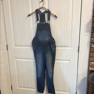 l.e.i. Juniors Medium Denim distressed Overalls